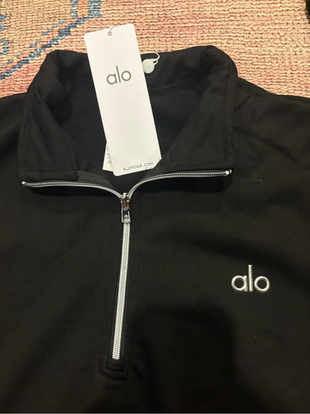 ALO Yoga Men’s Black Half-Zip Sweatshirt - Picture 5 of 6